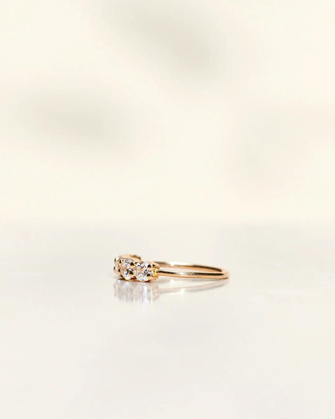 Angel 18K Gold, Whitegold or Rosegold Ring w. Diamonds