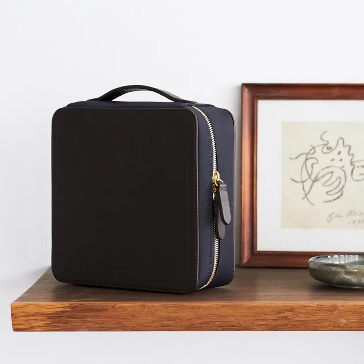 M/S Capsule - Navy/Dark Brown