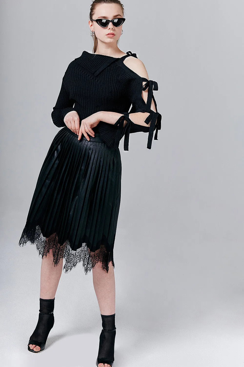 Riley Lace Hem Pleated Skirt