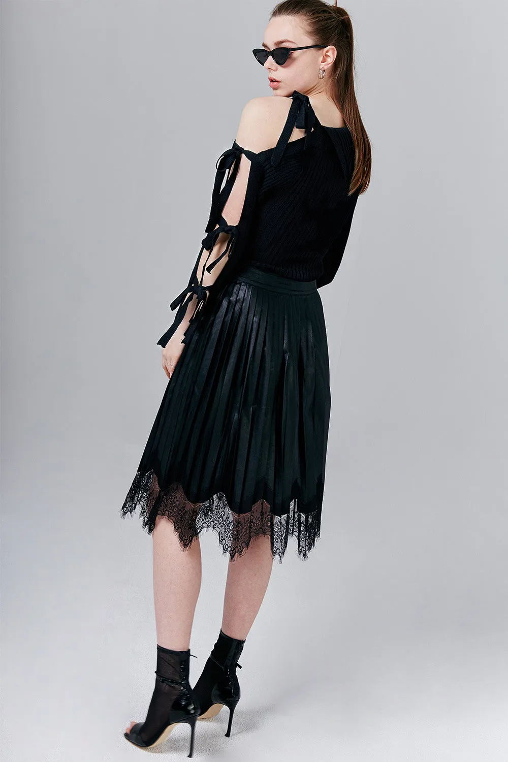 Riley Lace Hem Pleated Skirt