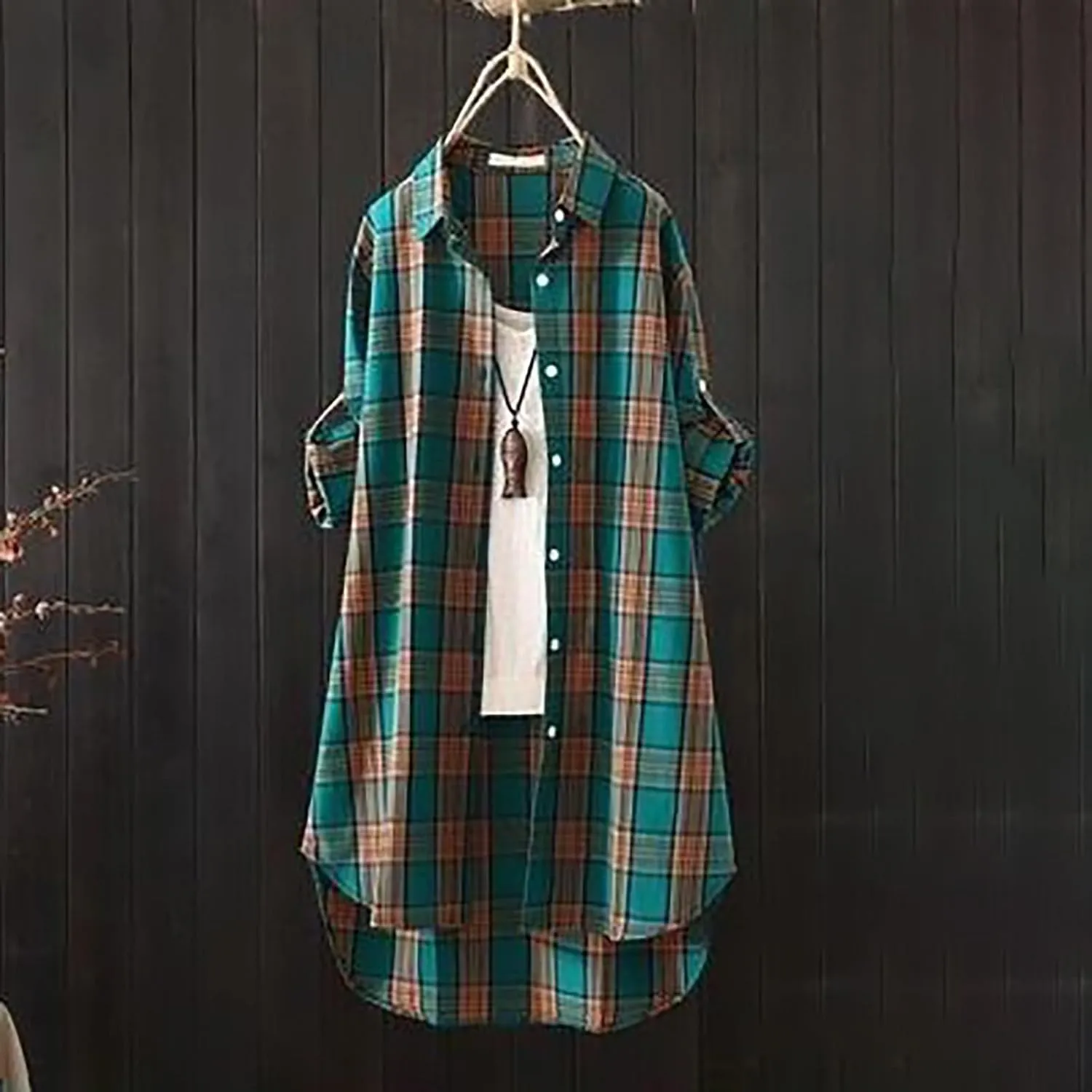 Womens Flannel Plaid Shirts 2024 Fall Long Sleeve Button Down Checked Casual Long Tail Shirt Jacket with Pockets